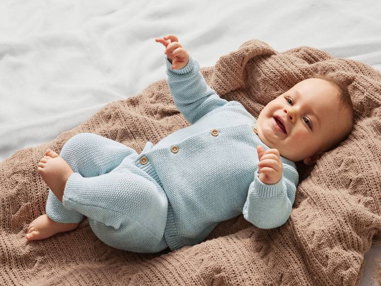 lupilu® Baby Strickjacke aus reiner Bio-Baumwolle Valentinstagsangebot
