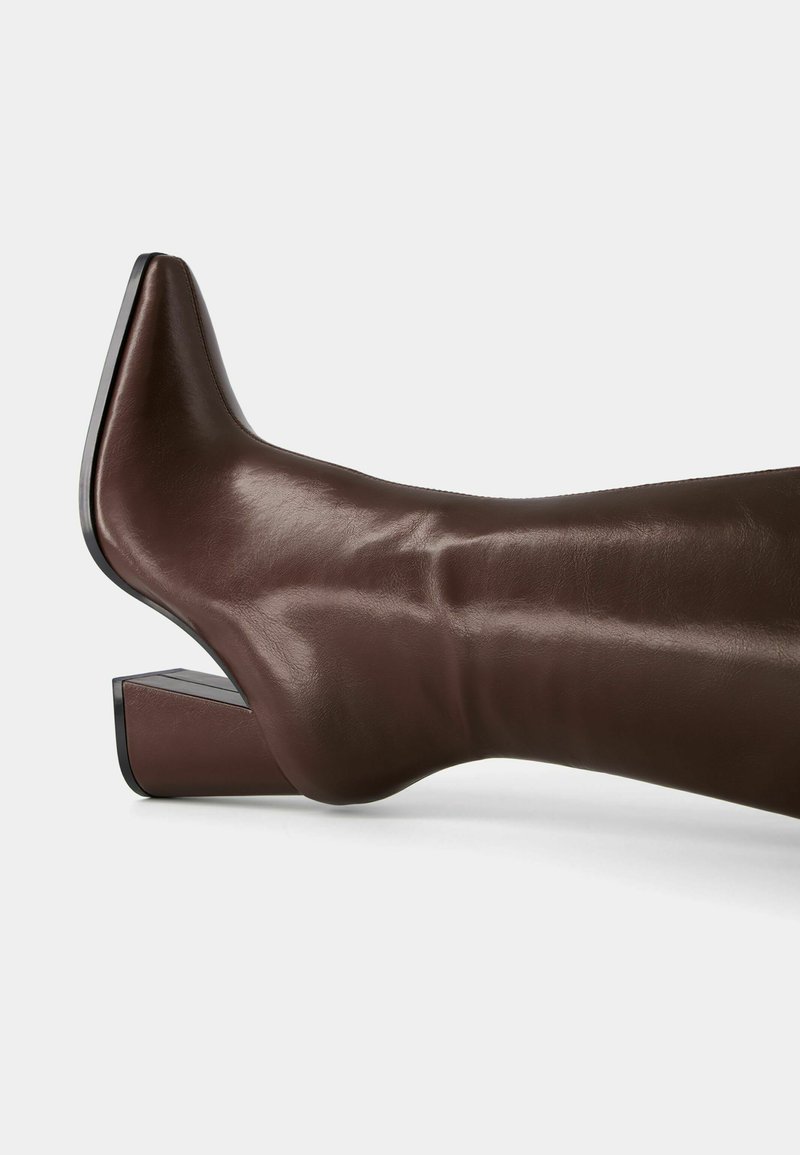 Bershka Bershka Boots - dark red Rabatte dieses Monats