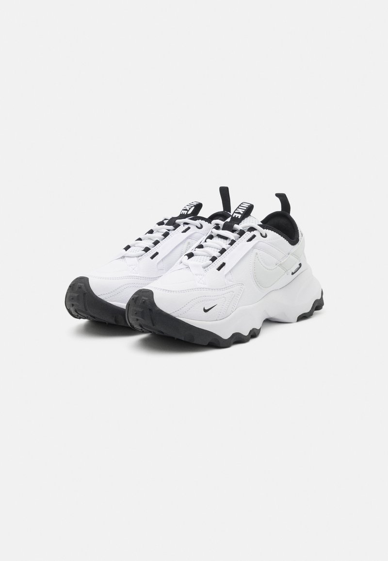 Nike Sportswear Nike Sportswear TC 7900 - Trainers Angebote