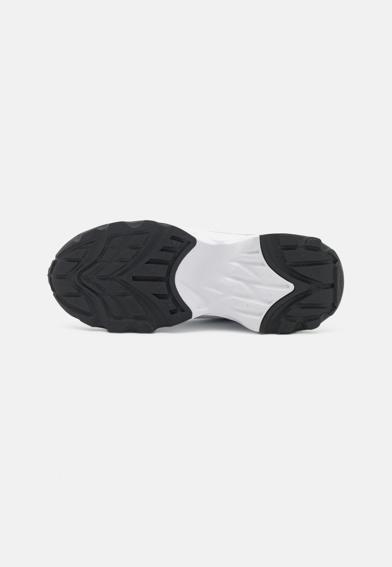 Nike Sportswear Nike Sportswear TC 7900 - Trainers Angebote