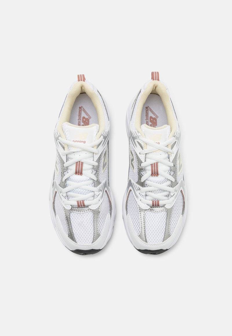 New Balance New Balance MR530 UNISEX - Trainers - white Meist gekauft