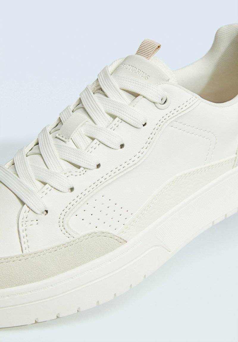 Stradivarius Stradivarius CONTRAST - Trainers - white Fabrik Onlineshop