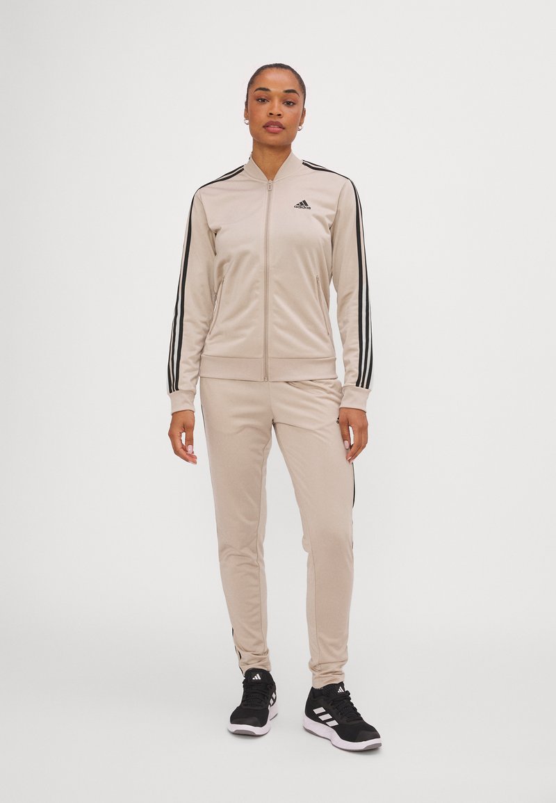 adidas Sportswear adidas Sportswear ESSENTIALS 3-STRIPES - Tracksuit Letzte 2 Tage
