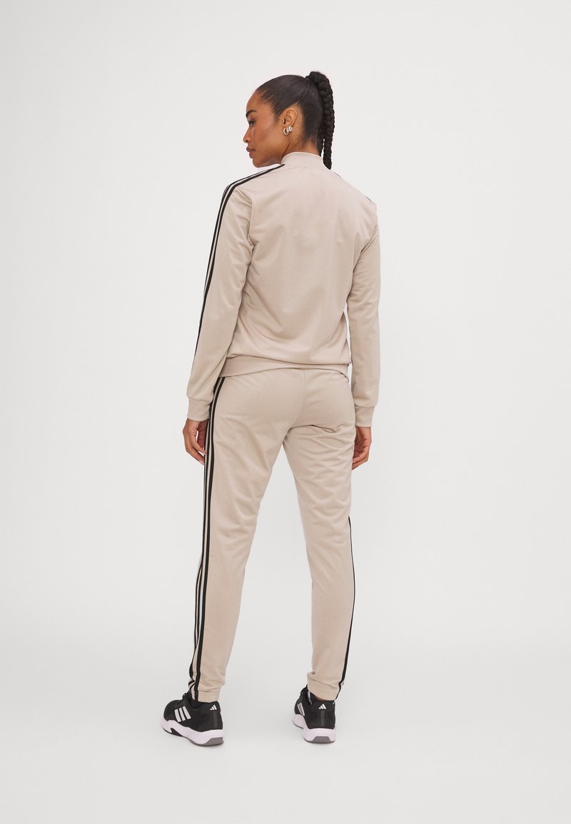 adidas Sportswear adidas Sportswear ESSENTIALS 3-STRIPES - Tracksuit Letzte 2 Tage