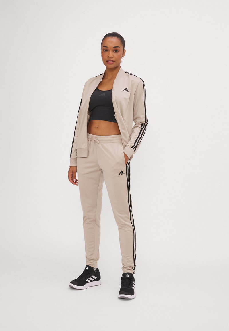 adidas Sportswear adidas Sportswear ESSENTIALS 3-STRIPES - Tracksuit Letzte 2 Tage
