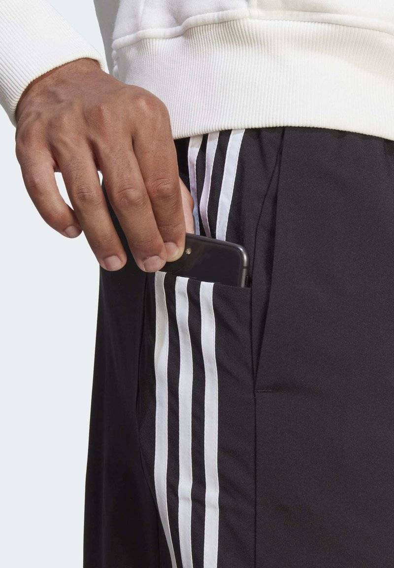 adidas Sportswear adidas Sportswear AEROREADY ESSENTIALS CHELSEA 3-STRIPES - Sports shorts 50% Rabatt mit kostenlosem Versand