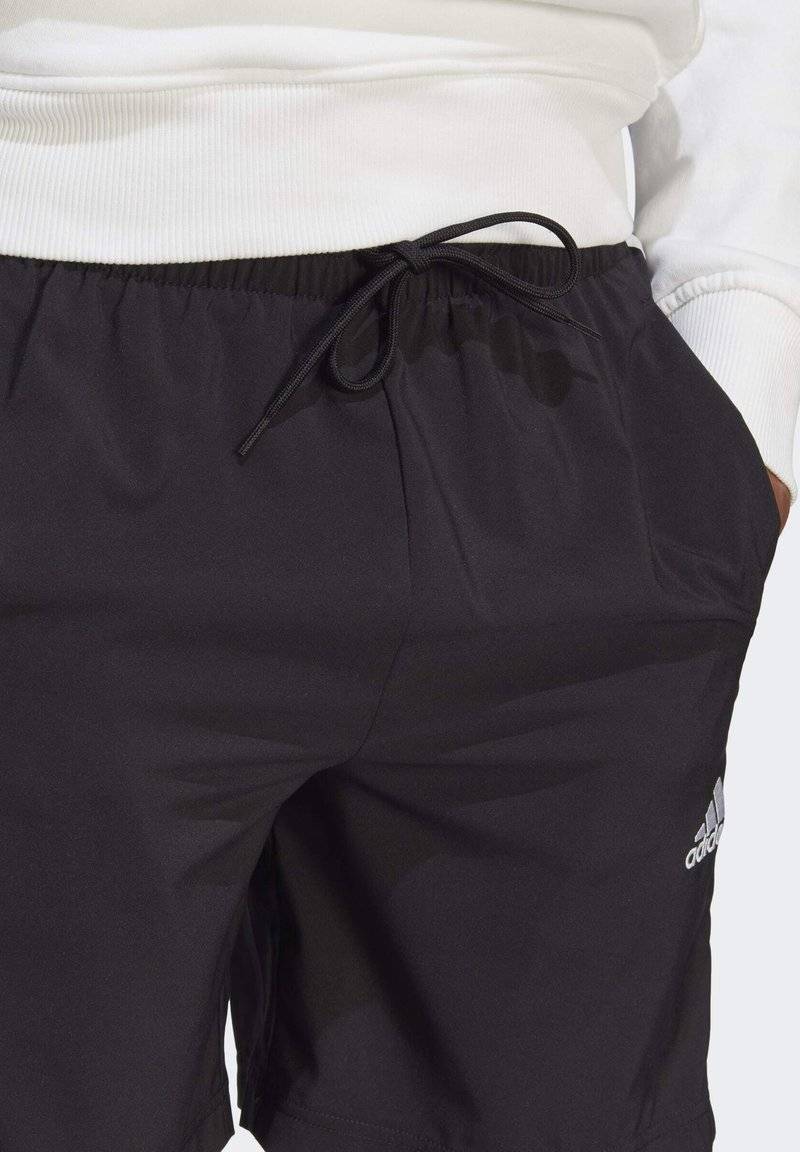 adidas Sportswear adidas Sportswear AEROREADY ESSENTIALS CHELSEA 3-STRIPES - Sports shorts 50% Rabatt mit kostenlosem Versand