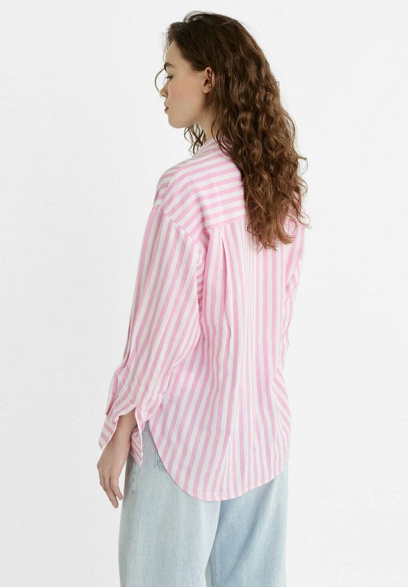 Stradivarius Stradivarius STRIPED - Button-down blouse - light pink Großer Ausverkauf