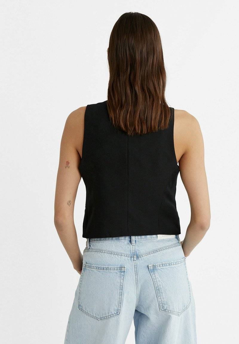 Stradivarius Stradivarius SHORT BUTTONED - Waistcoat - black Black Friday
