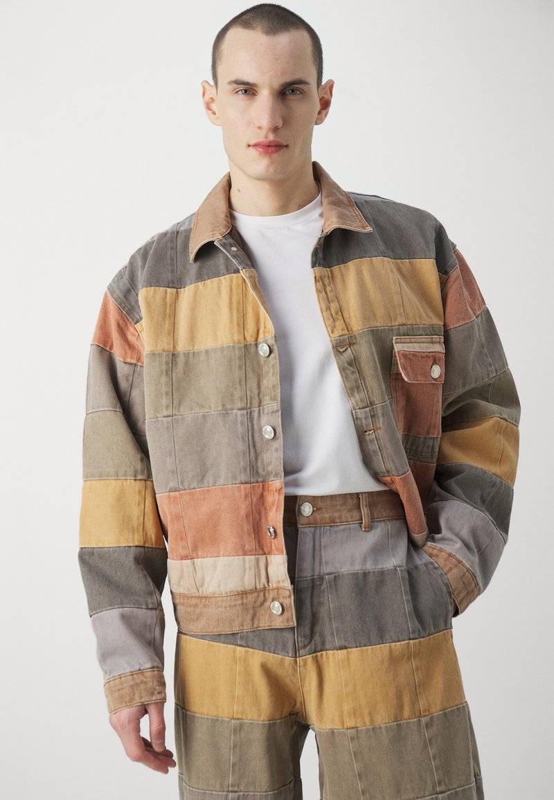 Les Benjamins Les Benjamins UNISEX - Denim jacket - brown Valentinstagsangebot