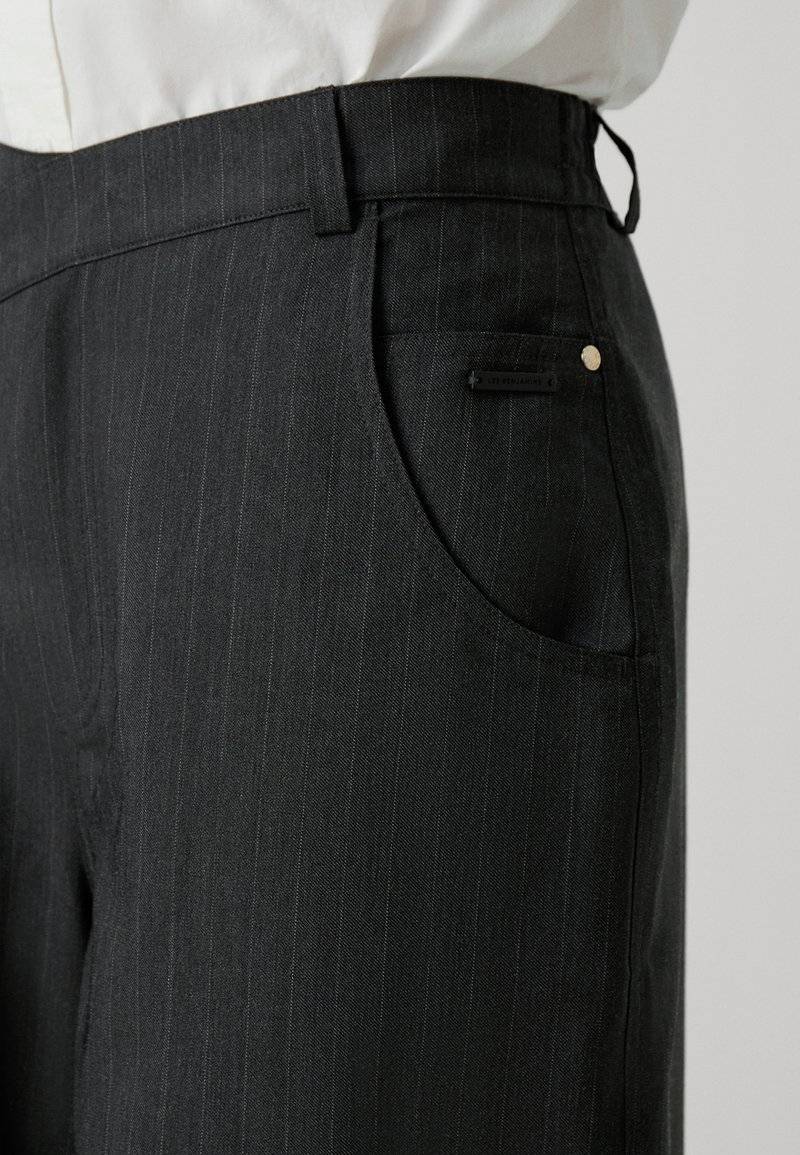 Les Benjamins Les Benjamins UNISEX - Shorts - black Neueste Mode