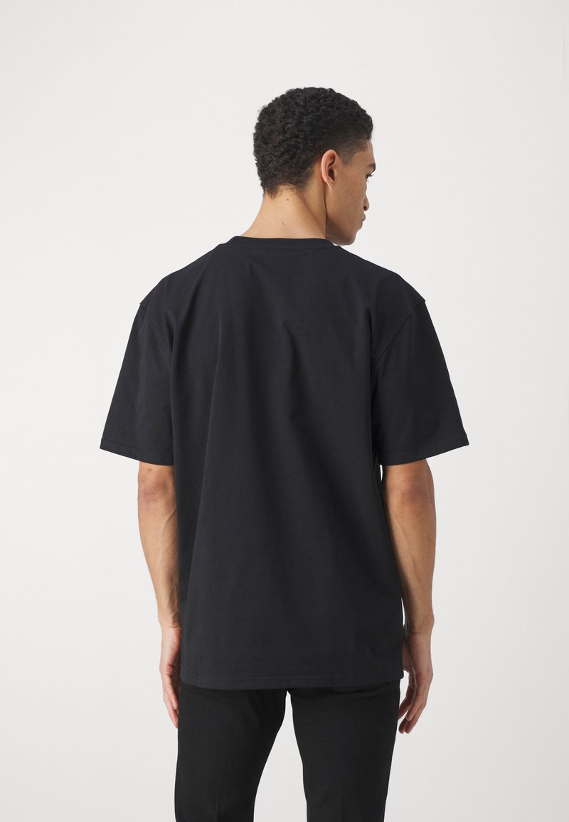Han Kjøbenhavn Han Kjøbenhavn LOGO BOXY TEE UNISEX - Print T-shirt - black Kostenlose Rückgabe