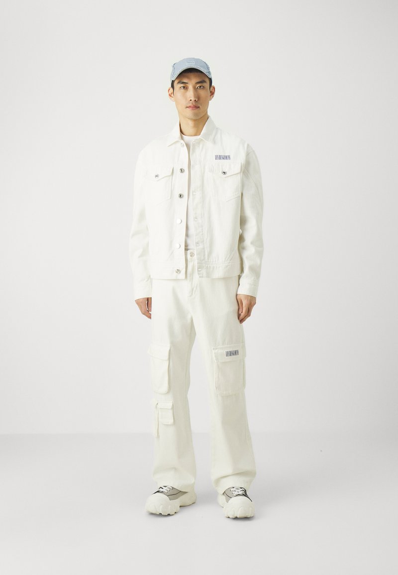 Les Benjamins Les Benjamins JACKET UNISEX - Denim jacket - white Letzter Tag