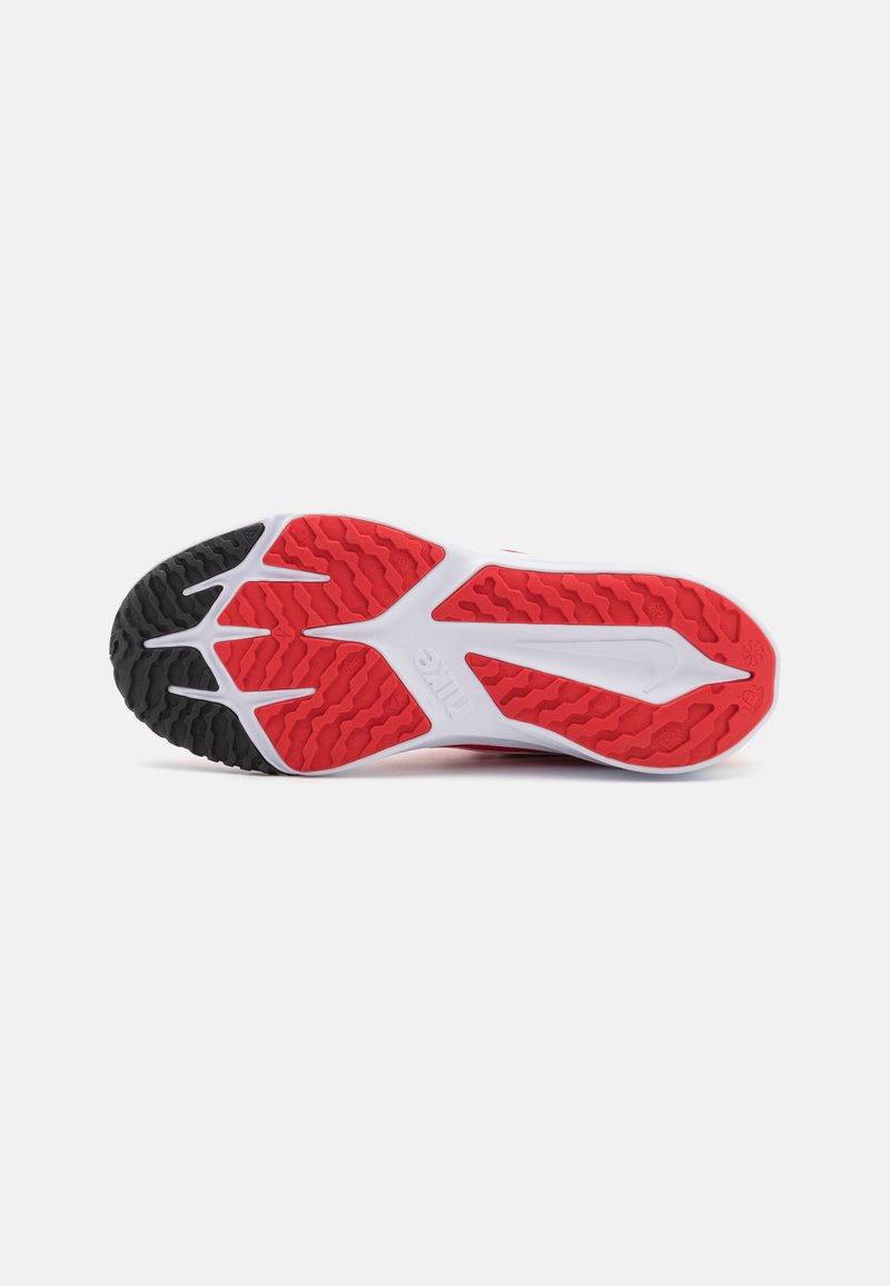 Nike Performance Nike Performance STAR RUNNER 4 UNISEX - Competition running shoes Osterangebot