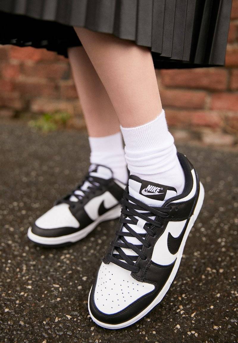 Nike Sportswear Nike Sportswear DUNK LOW - Trainers Blitzangebot