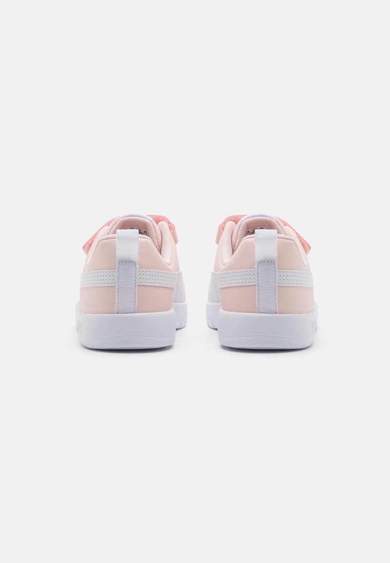 Puma Puma COURTFLEX UNISEX - Neutral running shoes VIP-Rabatte