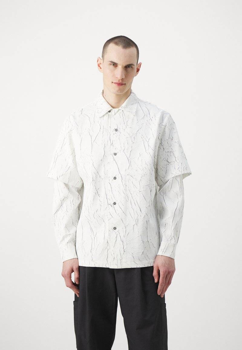 Han Kjøbenhavn Han Kjøbenhavn WRINKLE TWO LAYERED UNISEX - Shirt - white Rabatte dieses Monats