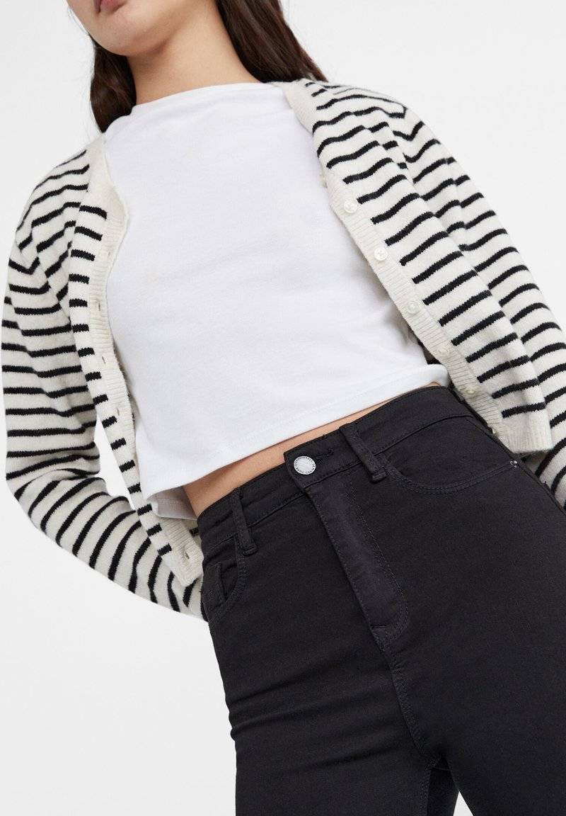 Stradivarius Stradivarius MIT SUPERHOHEM - Jeans Skinny Fit - black Fabrikverkauf