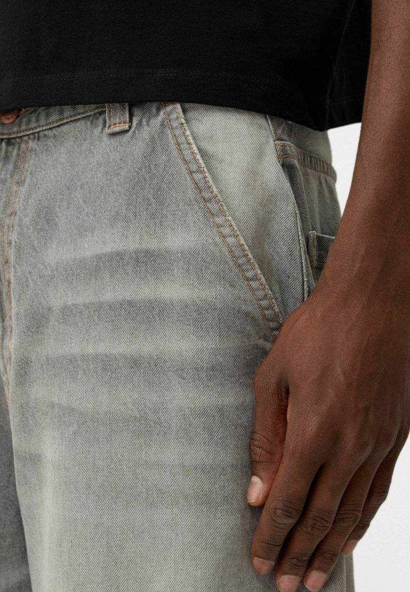 Bershka Bershka Relaxed fit jeans - light grey Fabrikpreis