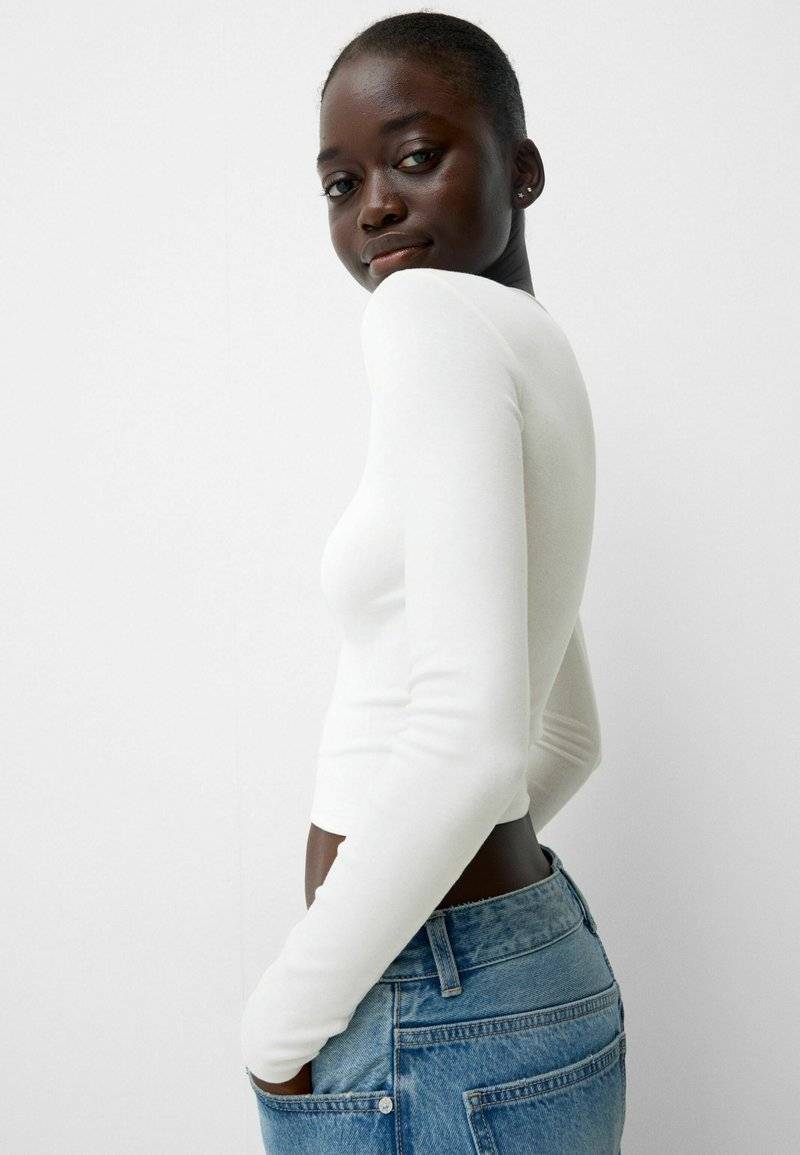 Bershka Bershka LONG SLEEVE - Long sleeved top - white Rabatt