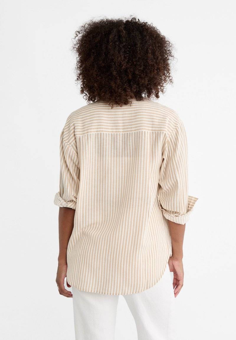 Stradivarius Stradivarius STRIPED - Button-down blouse - stone Exklusivangebot