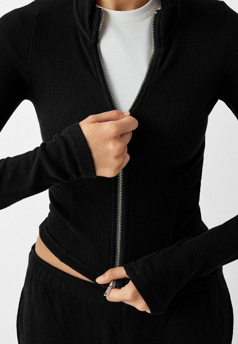 Bershka Bershka LONG SLEEVE - Cardigan - black Muttertagsangebot