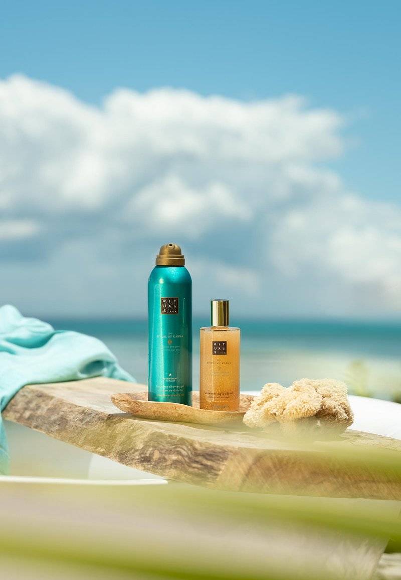Rituals Rituals SHIMMERING BODY OIL THE RITUAL OF KARMA - DELICATELY SWEET - LOTUS & WHITE TEA - Body oil Nur für heute