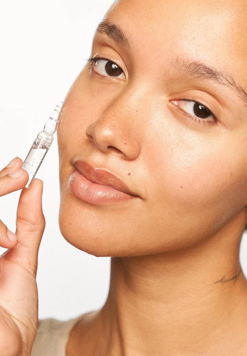 BABOR BABOR HYDRATING AMPOULE LIMITED EDITION - Serum Fabrikladen