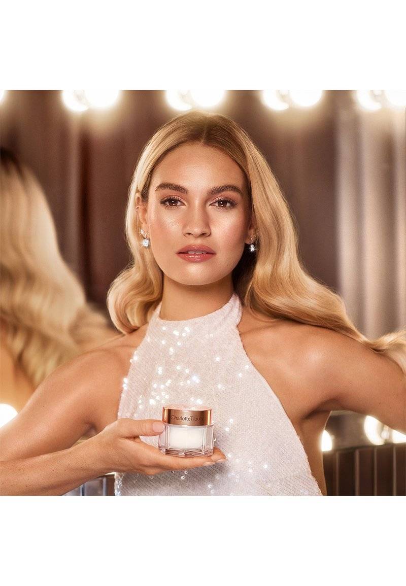 Charlotte Tilbury Charlotte Tilbury TRAVEL SIZED CHARLOTTE'S MAGIC CREAM - MOISTURISER - Face cream 50% Rabatt für begrenzte Zeit