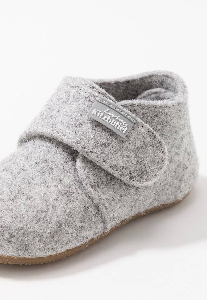 Living Kitzbühel Living Kitzbühel BABYKLETT UNIFARBEN - Slippers - nebel Rabatt