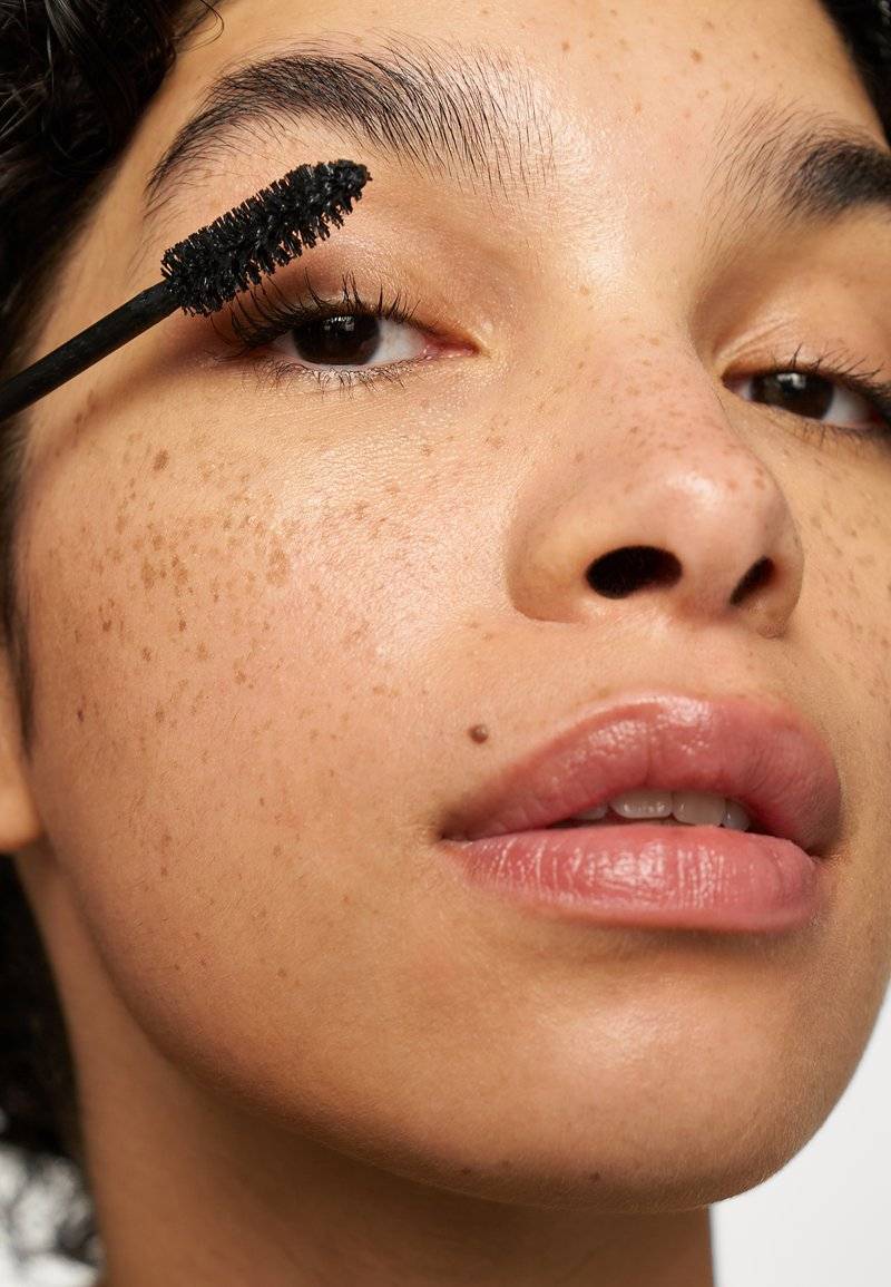 KIKO Milano KIKO Milano LUXURIOUS LASHES MAXI BRUSH MASCARA - Mascara Kostenlose Rückgabe