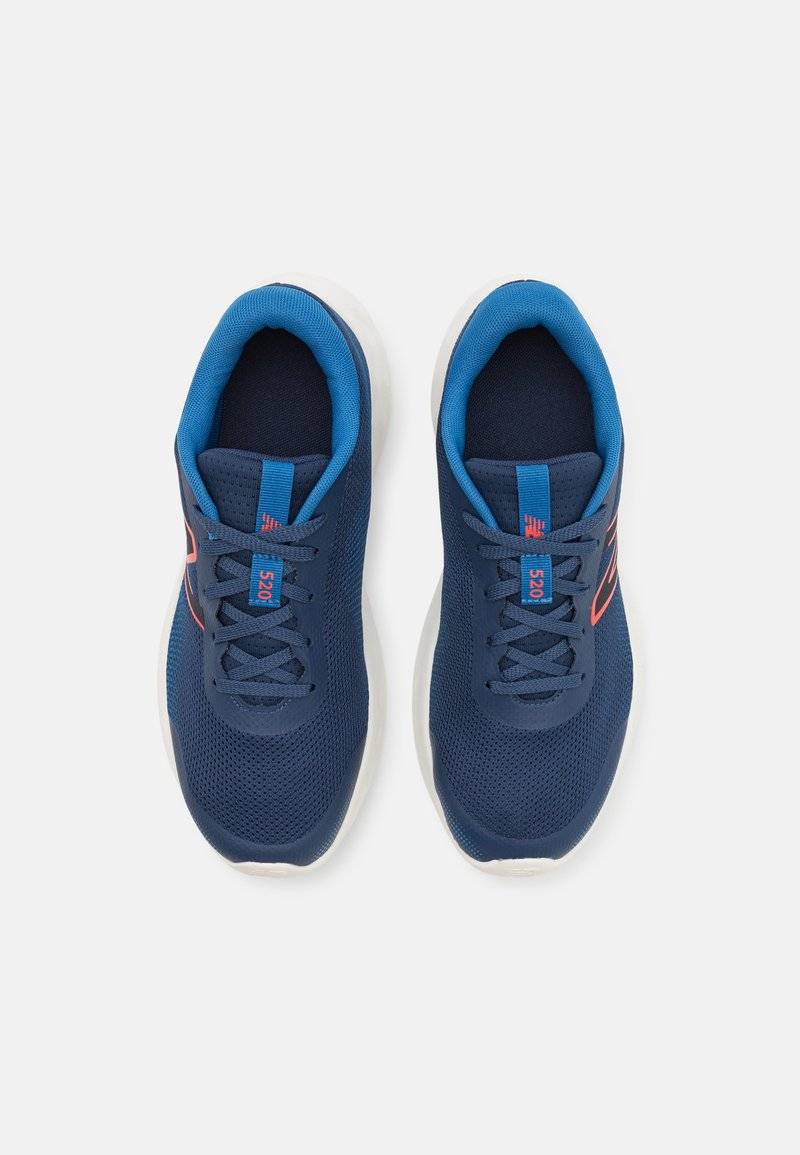 New Balance New Balance 520V8 UNISEX - Competition running shoes - navy Riesige Rabatte