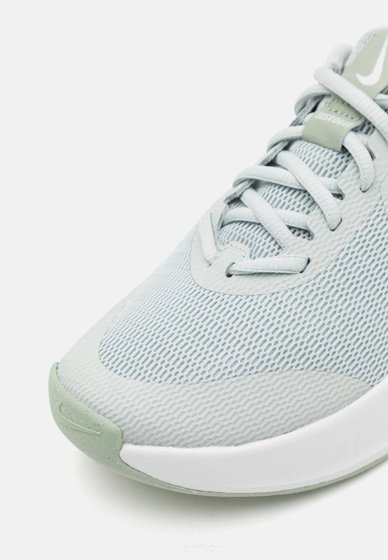 Nike Performance Nike Performance MC TRAINER 3 - Training shoe Kostenloser Versand international