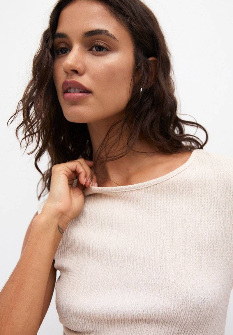 PULL&BEAR PULL&BEAR GATHERED SLEEVELESS - Blouse - beige Großer Ausverkauf