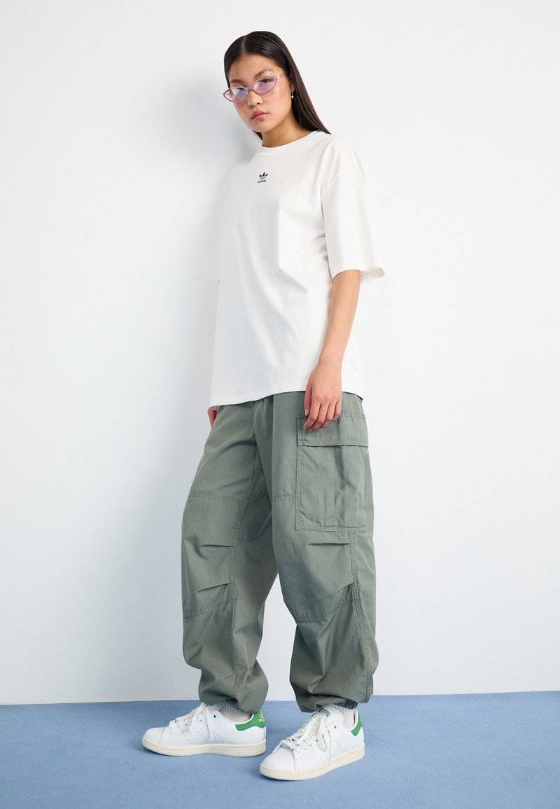 adidas Originals adidas Originals ESSENTIALS BOYFRIEND - Basic T-shirt - cloud white Flash Sale