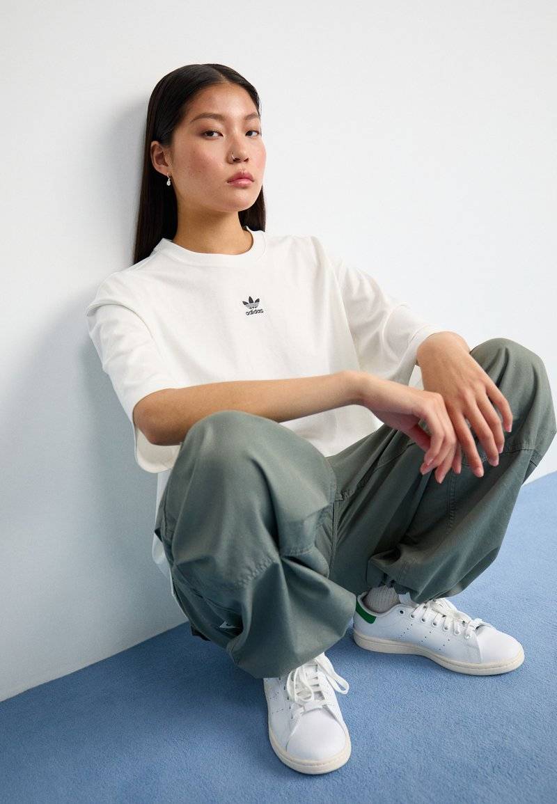 adidas Originals adidas Originals ESSENTIALS BOYFRIEND - Basic T-shirt - cloud white Flash Sale