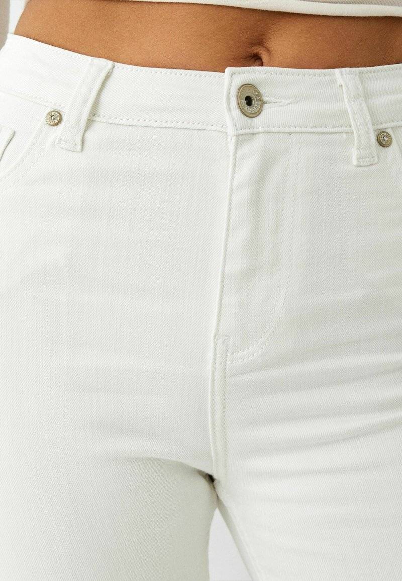 Bershka Bershka SUPER - Jeans Skinny Fit - white Weihnachtsangebot