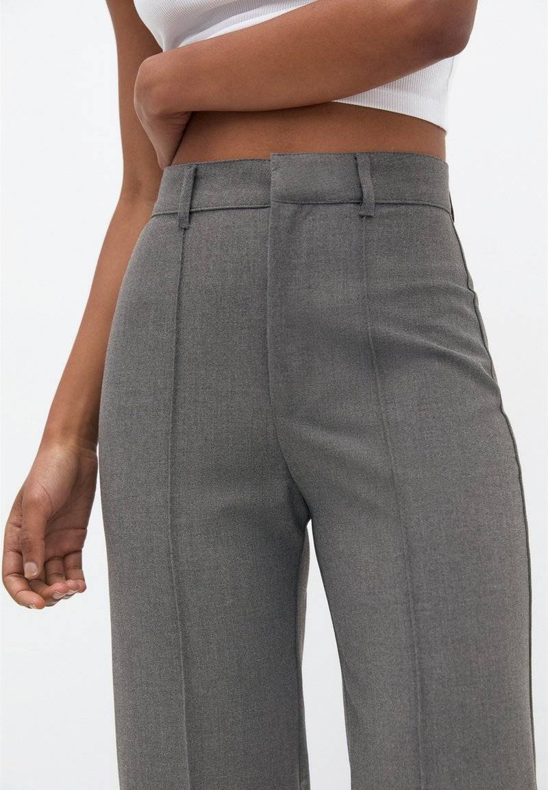 PULL&BEAR PULL&BEAR SMART SEAMED - Trousers - grey Vatertagsangebot