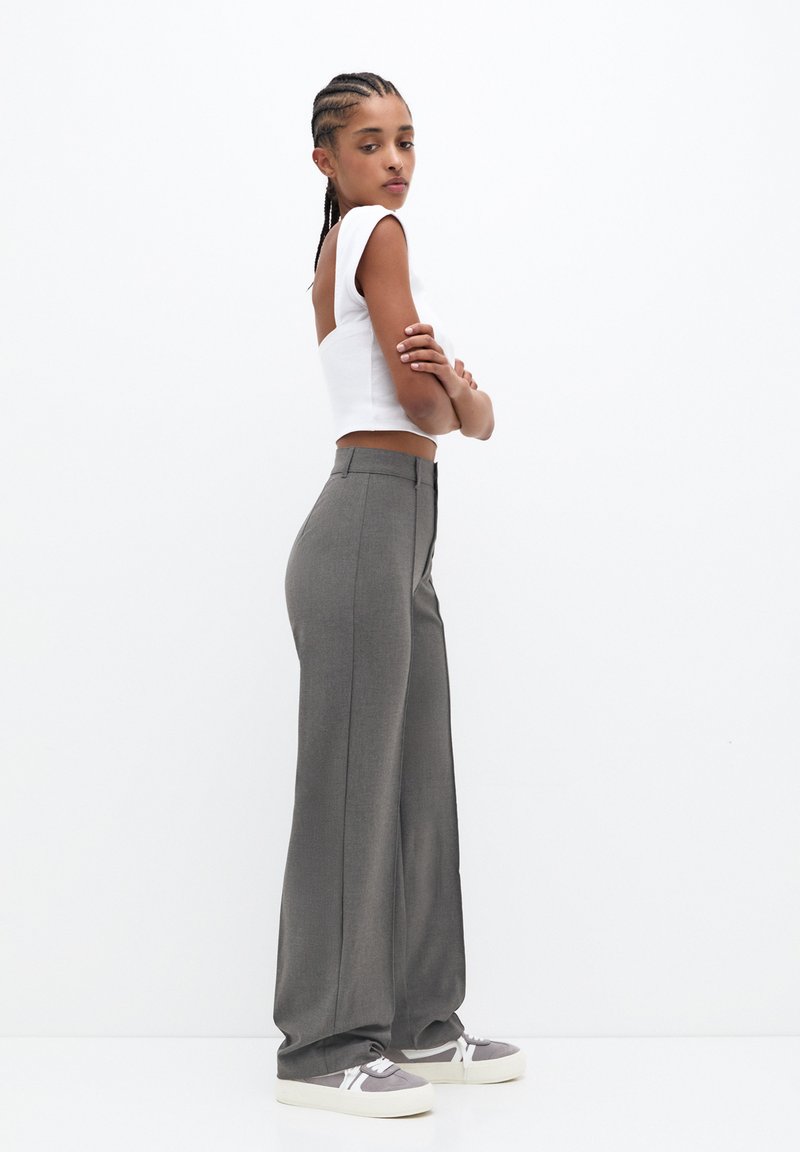 PULL&BEAR PULL&BEAR SMART SEAMED - Trousers - grey Vatertagsangebot