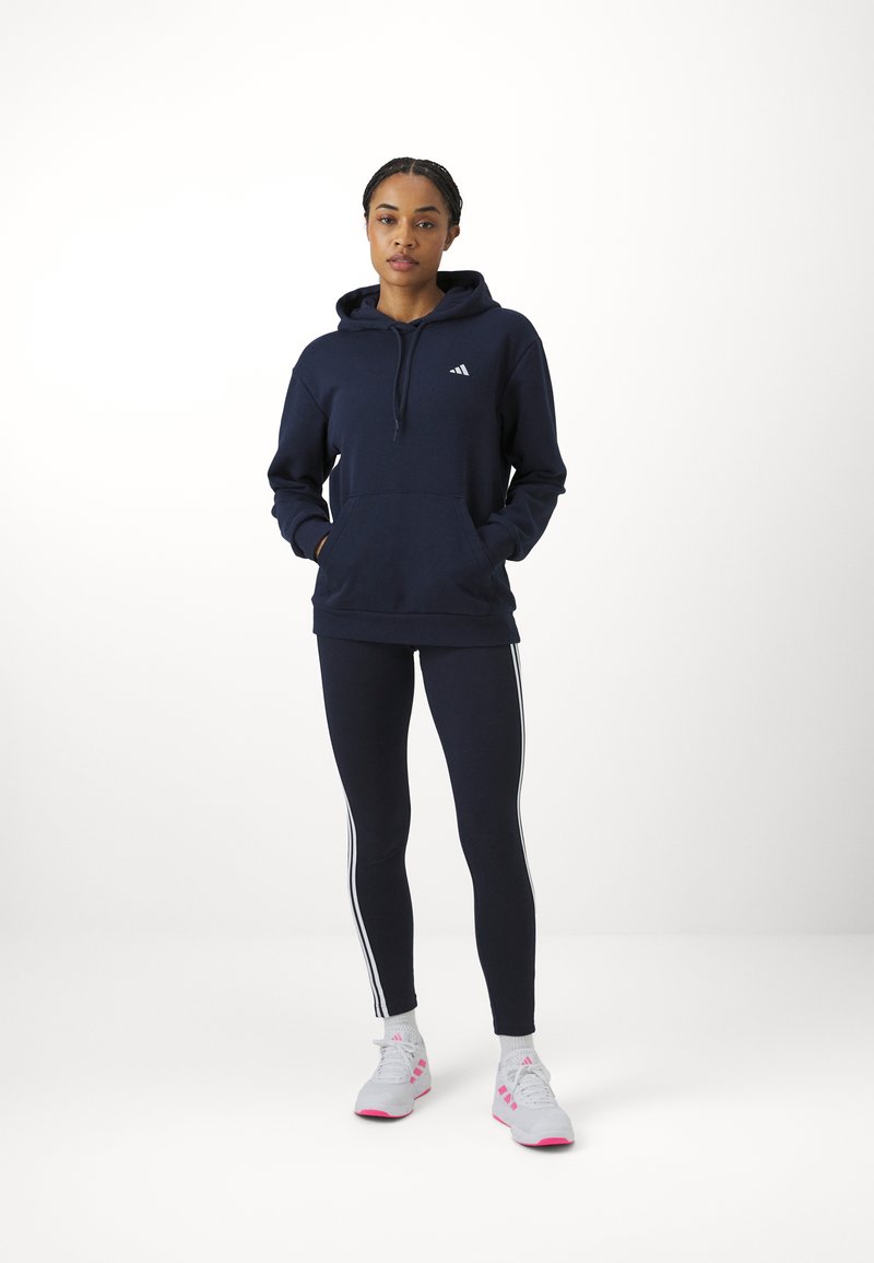 adidas Sportswear adidas Sportswear ESSENTIALS SMALL LOGO FEEL COZY HOODIE - Hoodie - legend ink 2025