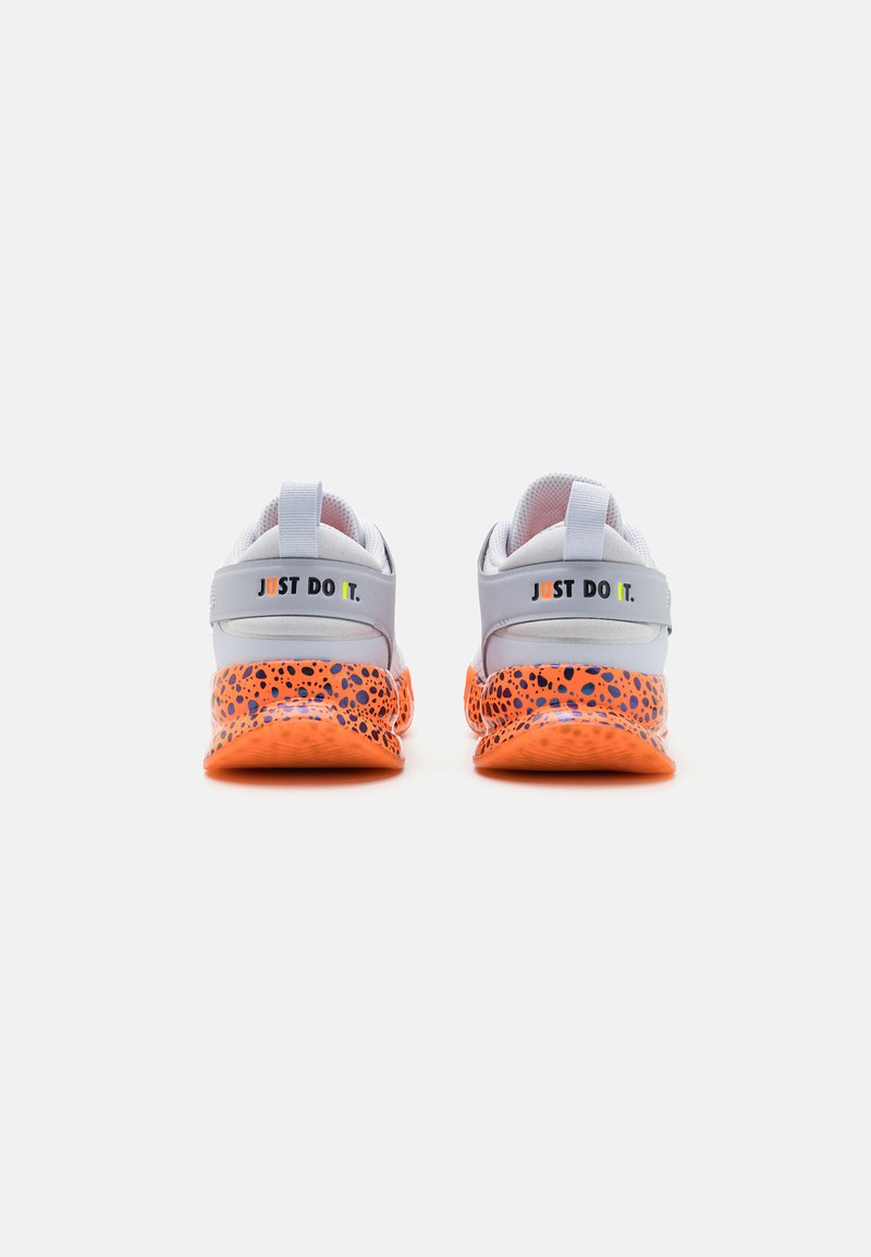 Nike Performance Nike Performance KIDS CROSSCOURT OLY UNISEX - Competition running shoes Günstig kaufen