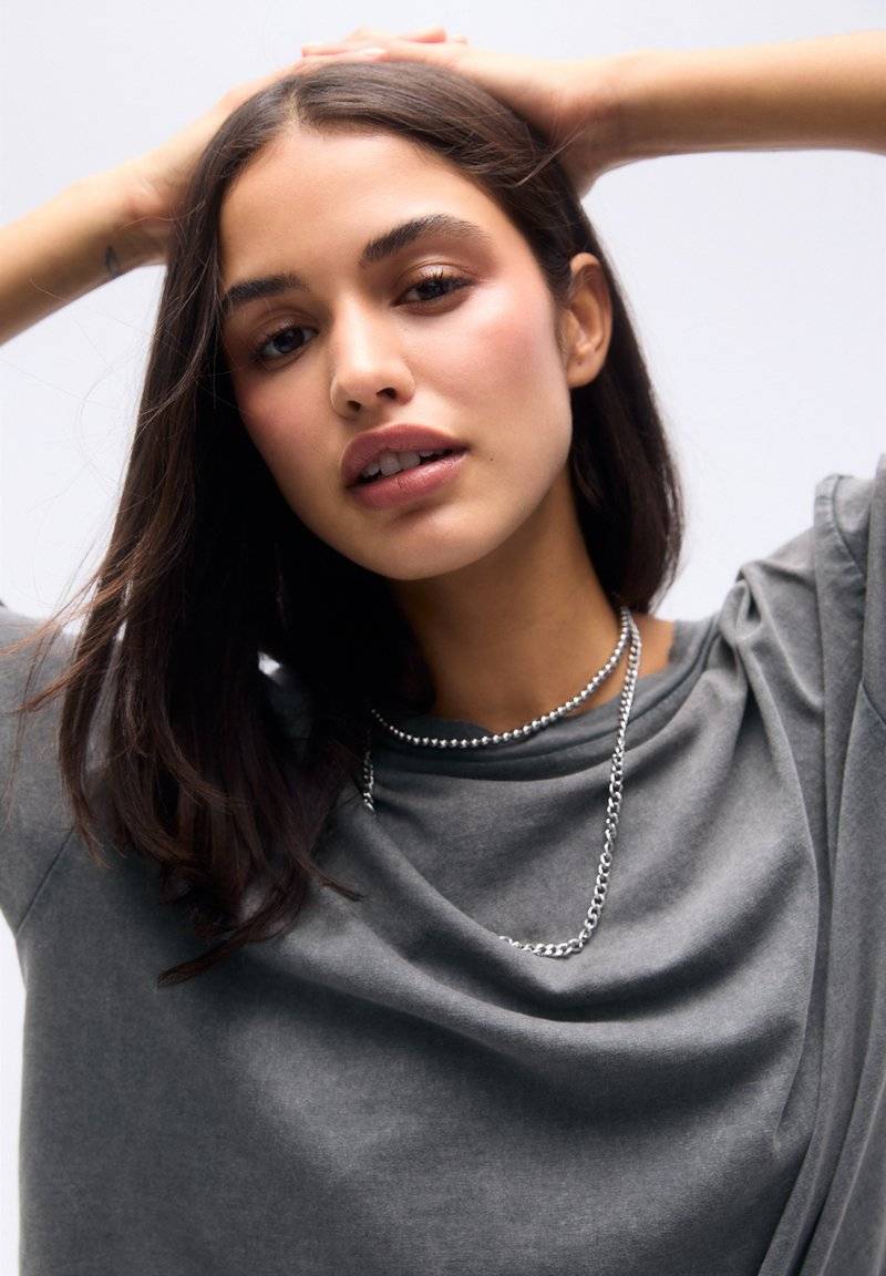 PULL&BEAR PULL&BEAR SHORT SLEEVE - Basic T-shirt - dark grey Osterangebot