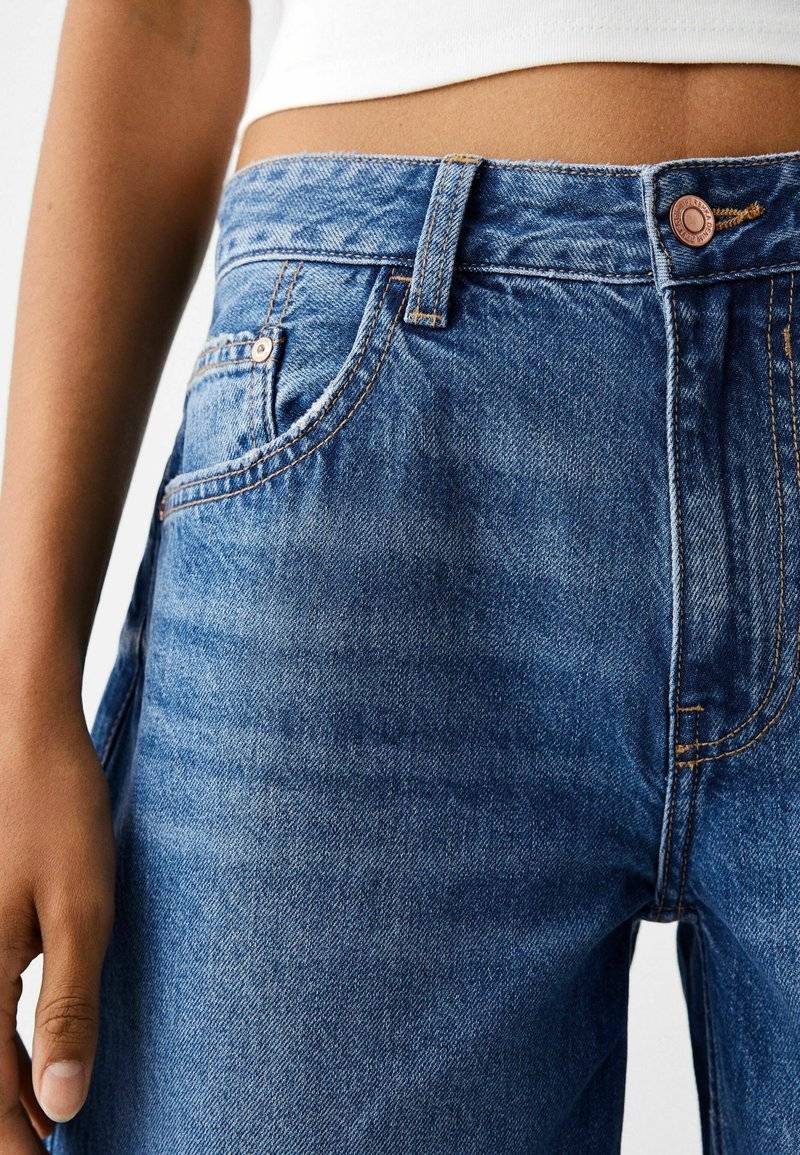 Bershka Bershka WIDE-LEG - Relaxed fit jeans - dark blue Lagerräumung