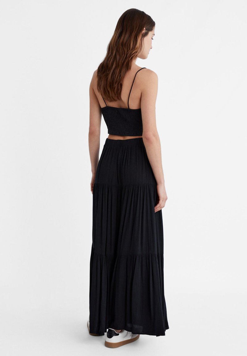Stradivarius Stradivarius PEASANT - Maxi skirt - black Blitzangebot