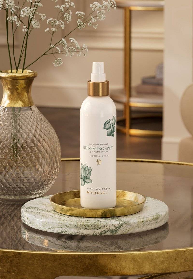 Rituals Rituals REFRESHING SPRAY ROOM & TEXTILE - THE RITUAL OF JING - JUJUBE & LOTUS - Home fragrance JETZT KAUFEN