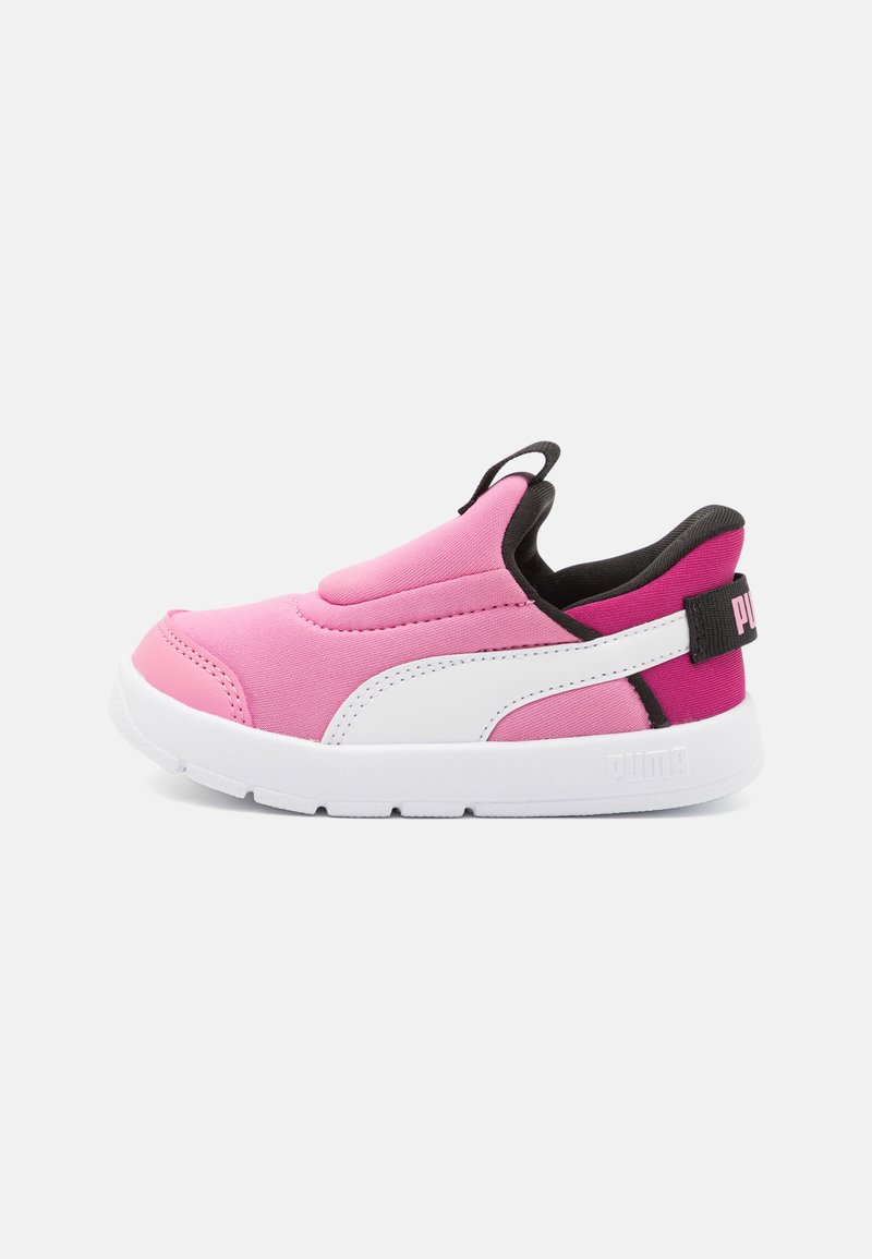 Puma Puma COURTFLEX V3 EASE IN UNISEX - Training shoe Saisonschlussverkauf