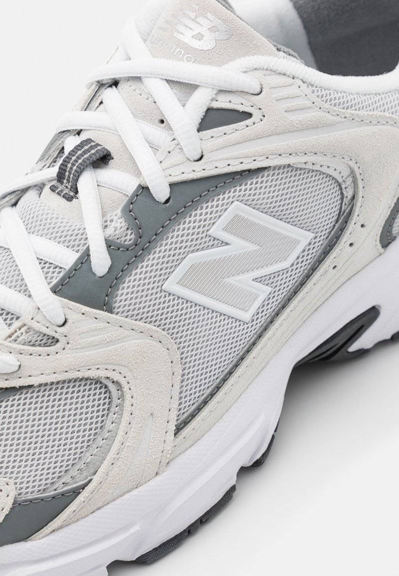 New Balance New Balance MR530 UNISEX - Trainers - light grey Cyber Monday