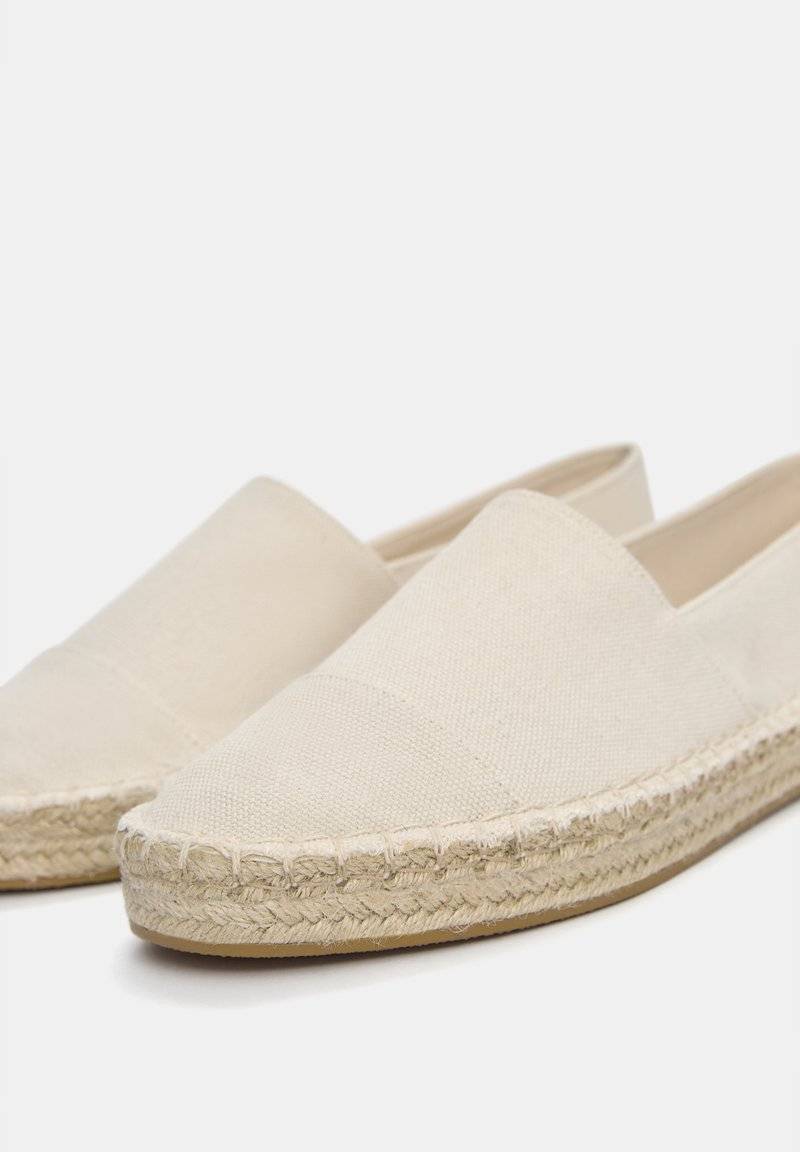 PULL&BEAR PULL&BEAR Espadrilles - beige Große Rabatte