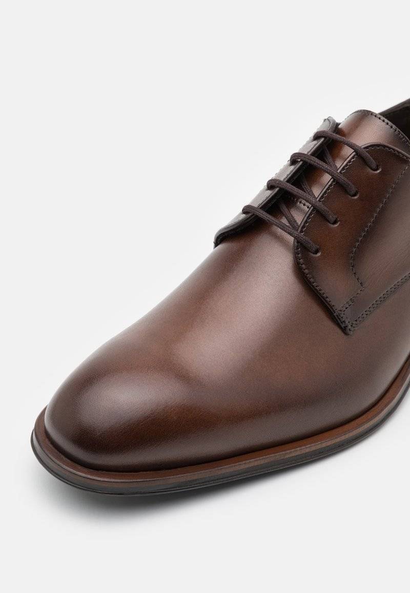 Lloyd Lloyd SABRE - Smart lace-ups - cigar Kauf eins, bekomm eins gratis