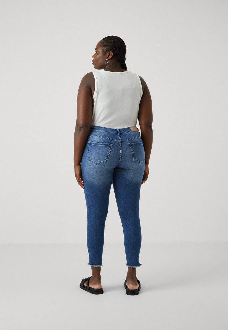 ONLY Carmakoma ONLY Carmakoma CARWILLY - Jeans Skinny Fit - medium blue denim Im Verkauf